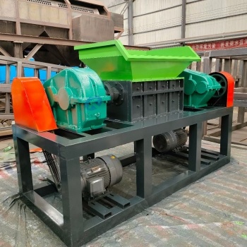 600 Double Shaft Shredder Working in Vietnam